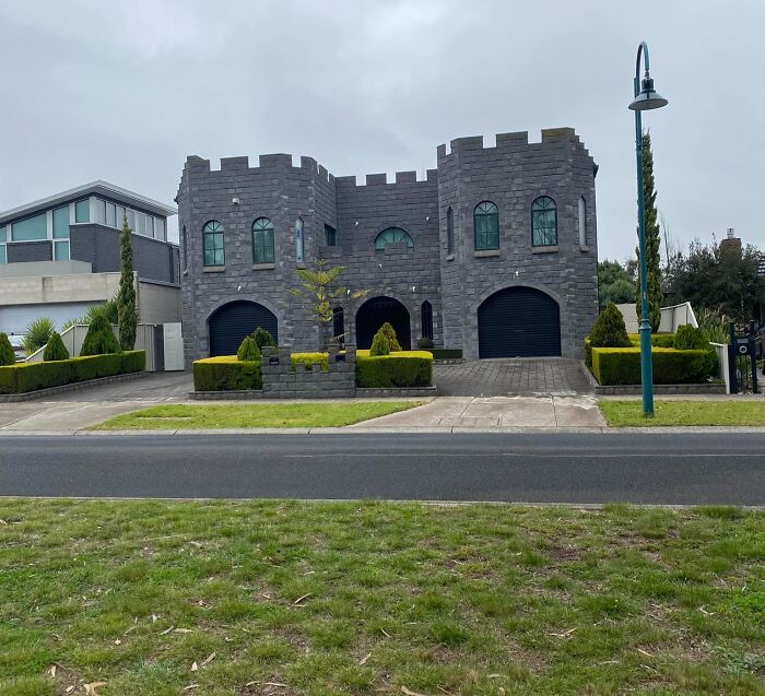 Quiero burlarme de esa casa