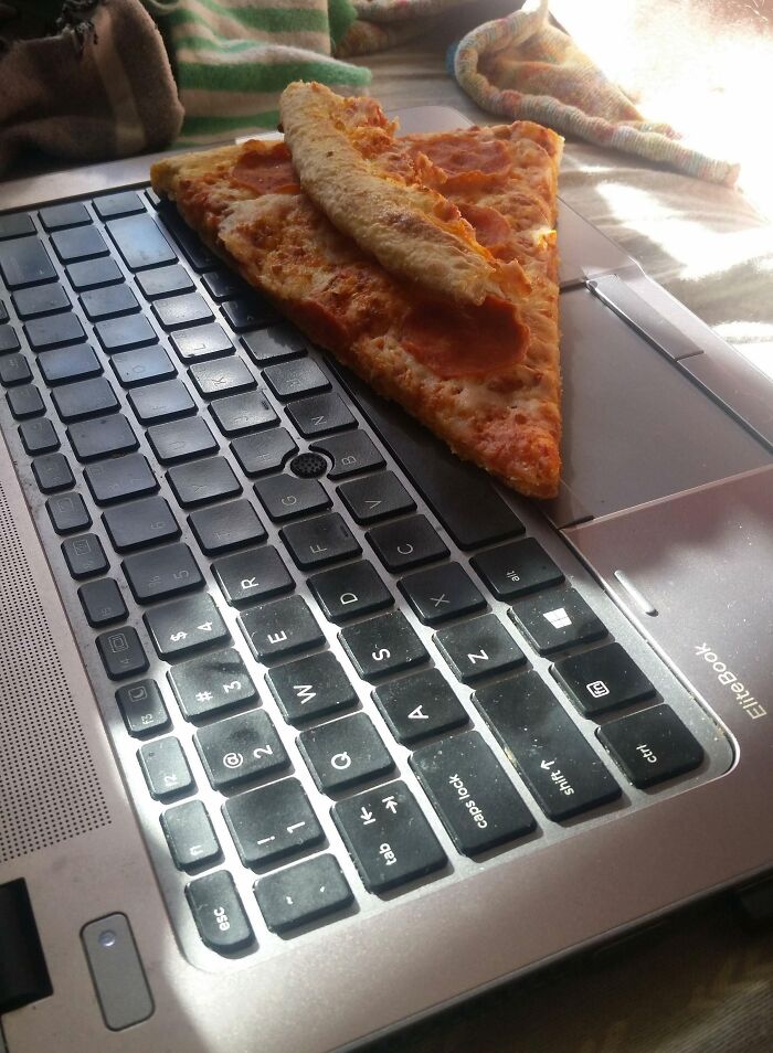 How My Girlfriend Was Eating Pizza Today