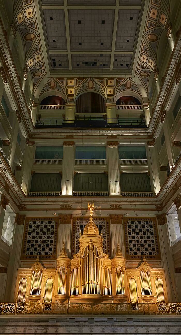 Worlds Largest Pipe Organ, The Wanamaker Organ. Macy’s Store, Philadelphia