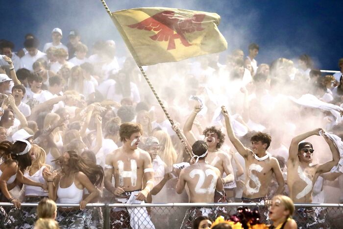 Ankeny Hawks Celebrating A 31-14 Victory V Se Polk