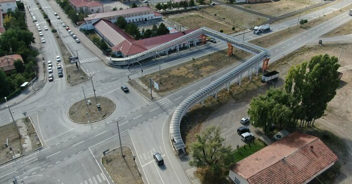 Impressive Engineering Footbridge