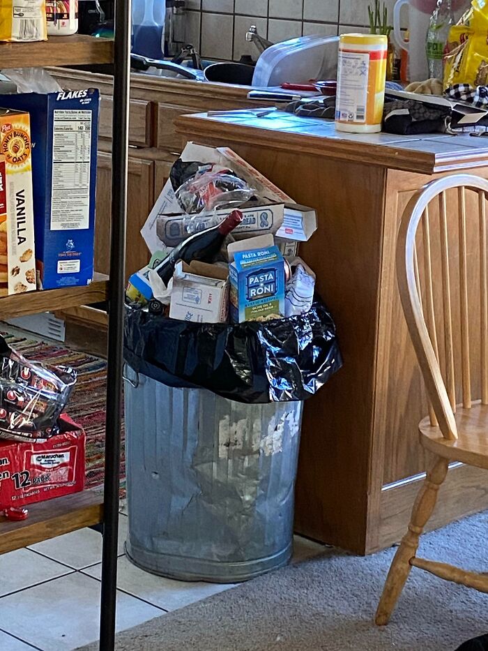 I’m The Designated Trash Guy Because If I Don’t Ever Take Out The Trash, My Roommates Just Do This