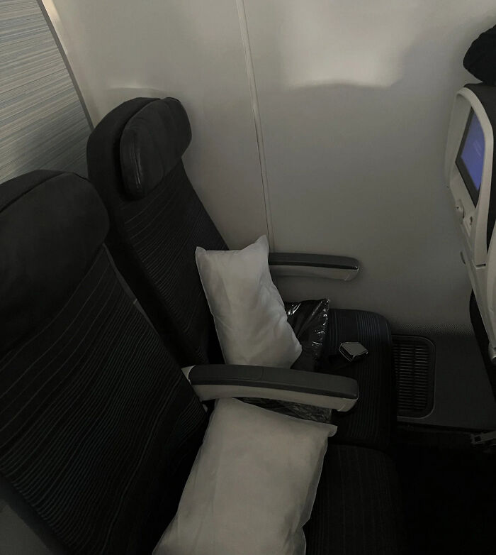 ¡Mi primer viaje al extranjero en 9 años! Pagué un poco más para estar del lado de la ventana y poder ver todo…