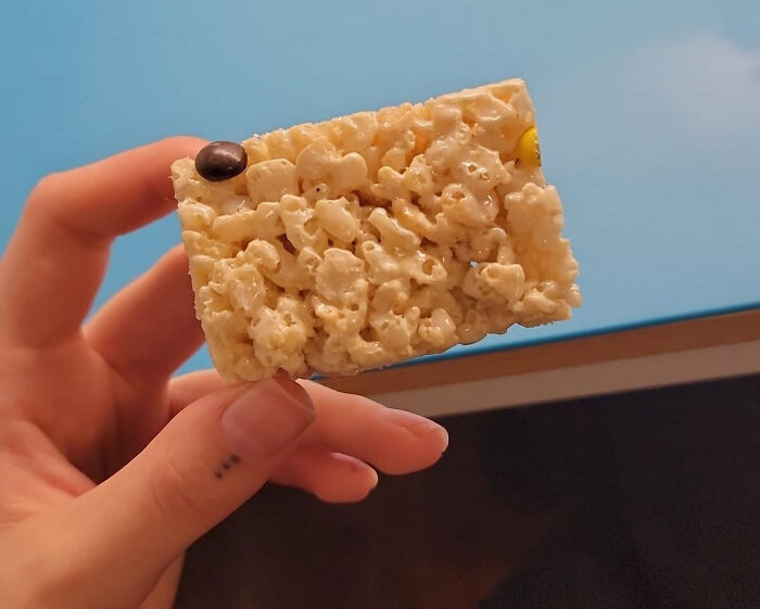 I Paid Extra For A M&M Rice Krispy Treat And I Received An Insult Instead