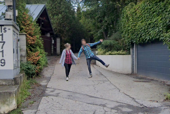 Standard Behavior When Spotting A Google Street View Car