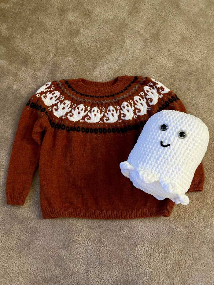 Do I Get An Award For Actually Finishing A Halloween Sweater Before Halloween?!
