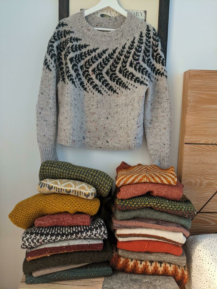 My Final Sweater Of 2021, Joined By (Almost) All The Other Garments I Made This Year!