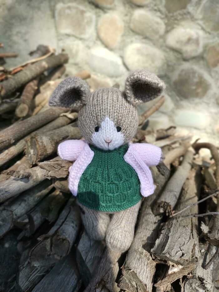 Good Afternoon. I'm From Ukraine. A War Has Been Going On In My Country For A Whole Month Now. Thank You All For Your Support. Only Now I Was Able To Put The Knitting Needles In My Hands