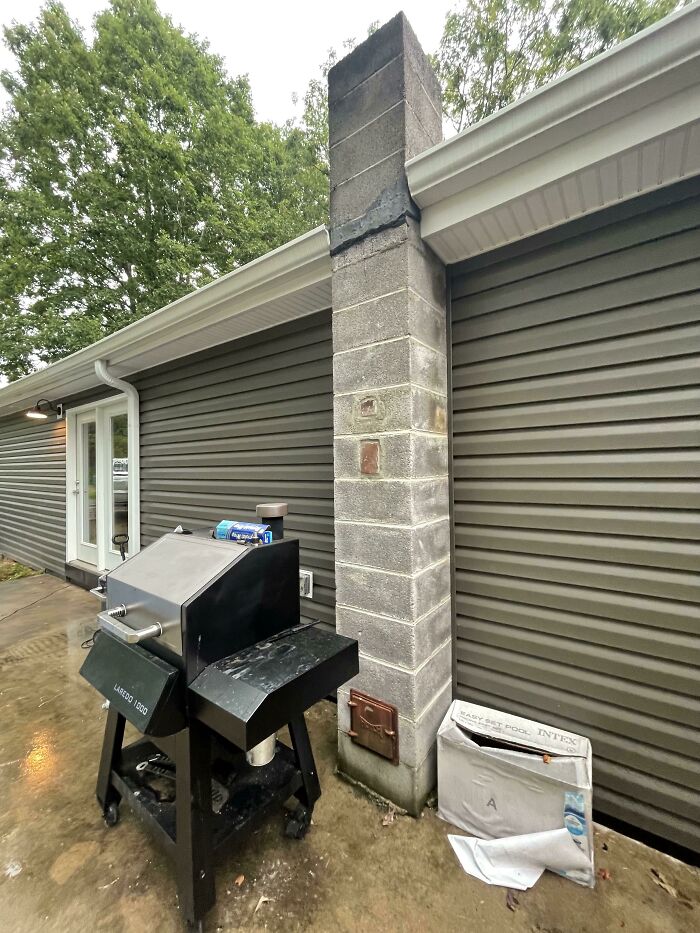 Older House 1960. Chimney But Opening Is On The Outside Not Inside ?
