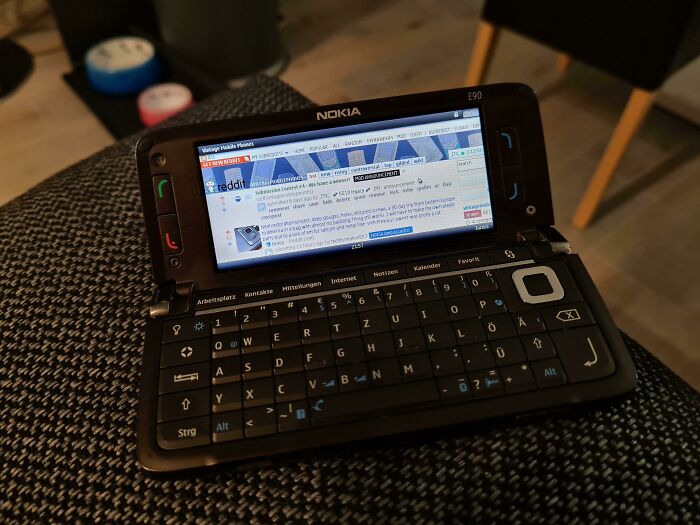 Nokia E90