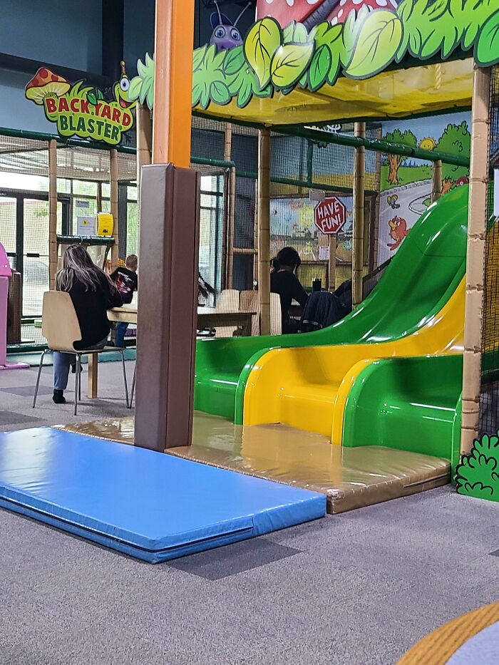 Supongo que al menos está acolchonado… 