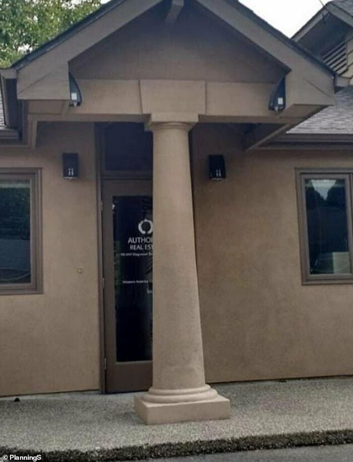 Este pésimo diseño en el edificio de un agente inmobiliario 