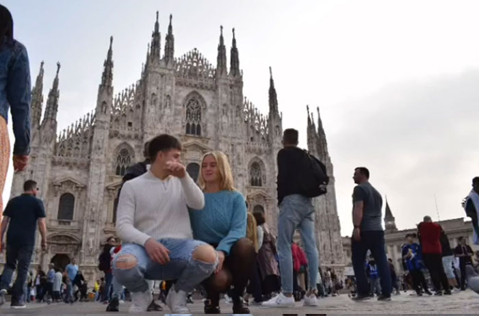 Couple Travel To Italy, Are Flabbergasted When They Fall For Obvious Tourist Traps 2 Times Within Hours