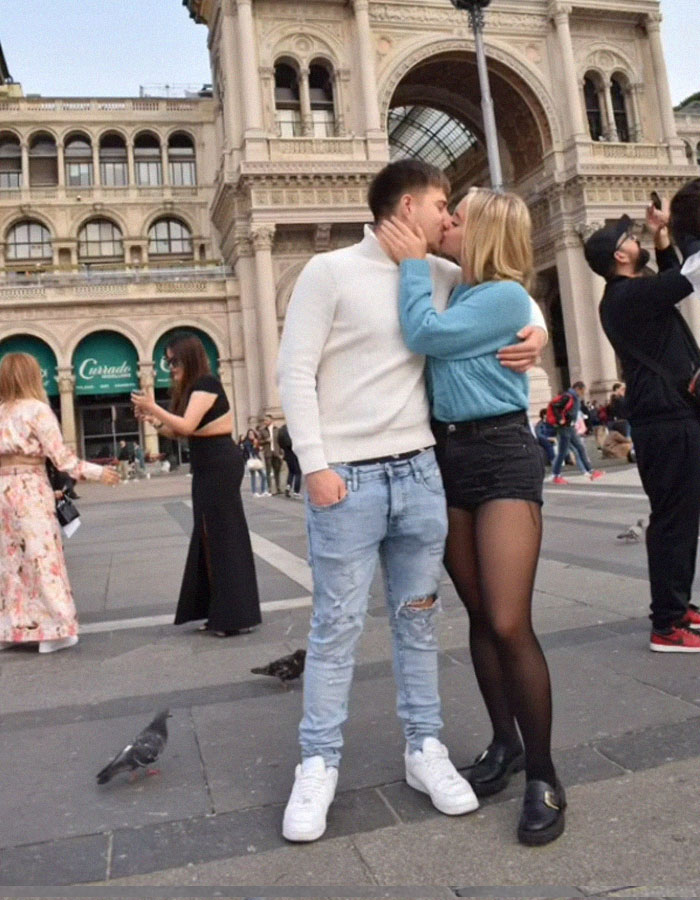 Couple Travel To Italy, Are Flabbergasted When They Fall For Obvious Tourist Traps 2 Times Within Hours