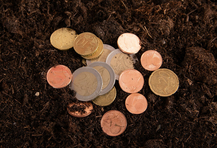 20 Personas tan tacañas que llamarlas frugales sería un halago