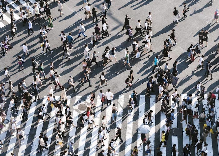 31 “Small, Low-Key Signs” That A Person Is Really Intelligent