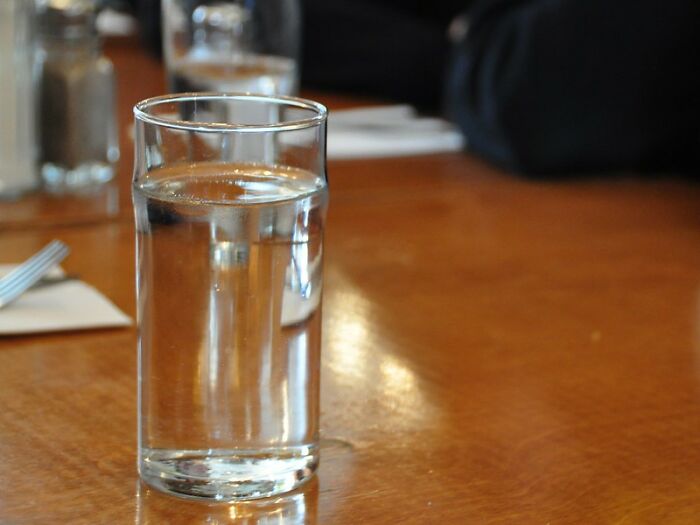 30 Signs That The Workplace You’ve Entered Isn’t Worth Staying In, As Shared By Folks Online