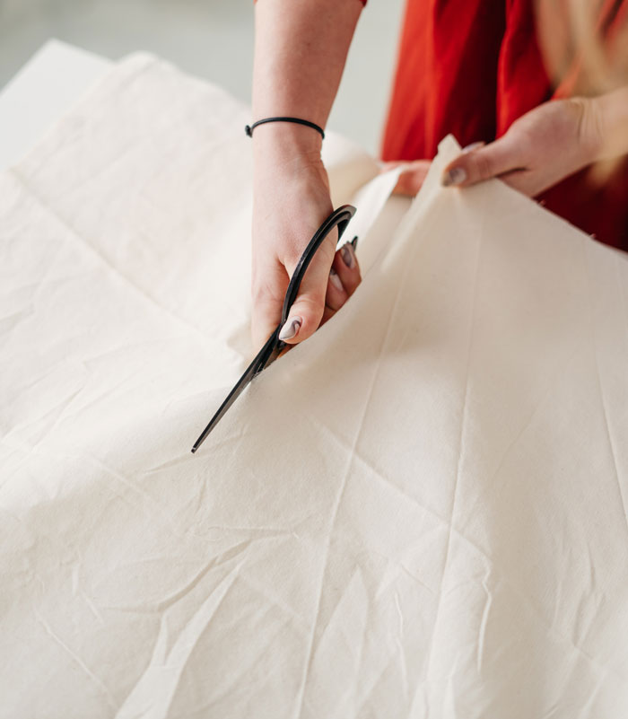 "I'm Going To Report You To A Manager!": 'Old White Lady' Mistakes Customer For An Employee, Gets Mocked Instead "I'm Going To Report You To A Manager!": 'Old White Lady' Mistakes Customer For An Employee, Gets Mocked Instead