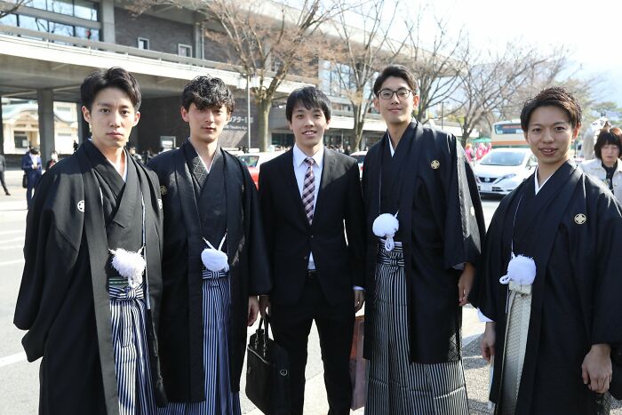 Kyoto-University-Graduation-Outfits