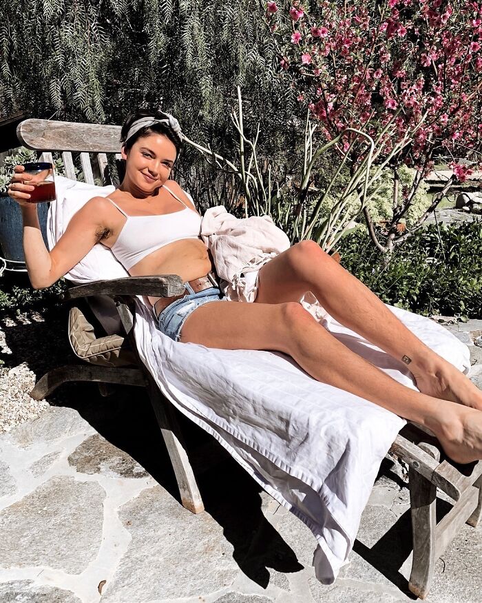 When Former Bachelor Contestant Bekah Martinez Said That Every Mom Bod Is Perfect In Its Own Way And Had Zero Patience For Anyone Who Thought Otherwise