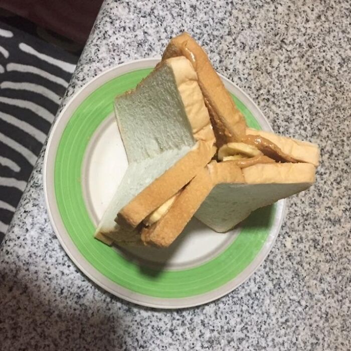 A la mierda con otros sándwiches. Aquí tienen mi triándwich de plátano y crema de cacahuate