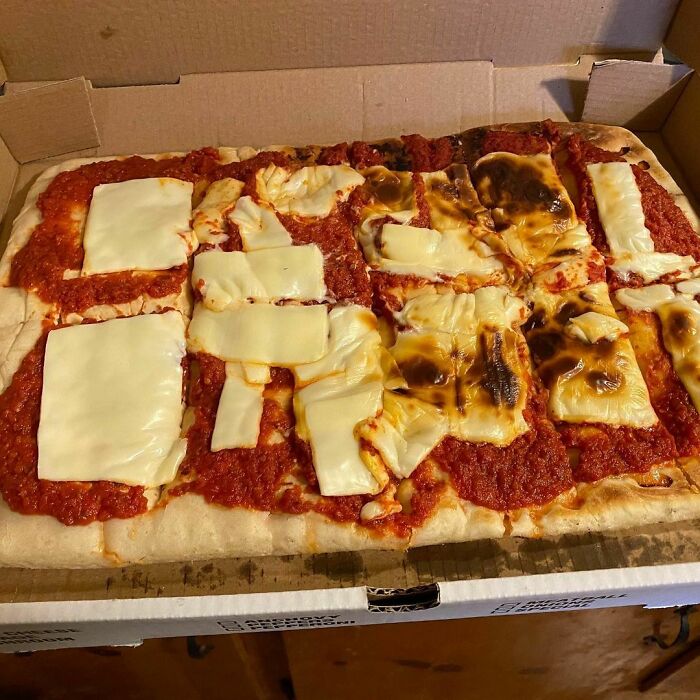 Pedí una pizza en un local de alitas. Nunca pidas una pizza en un sitio especializado en alitas