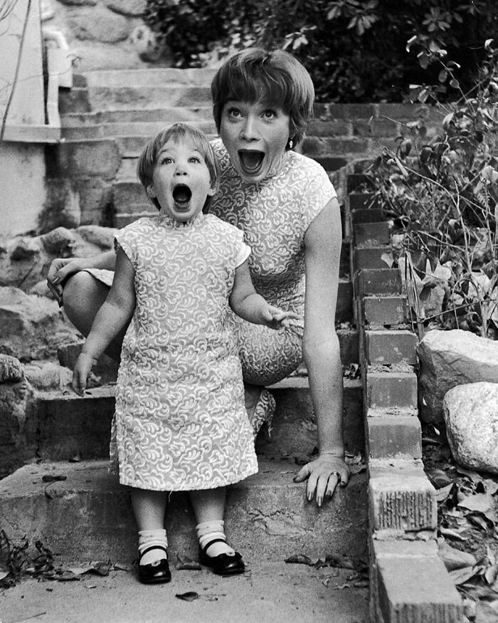 Shirley Maclaine With Her Daughter Sachi, 1959