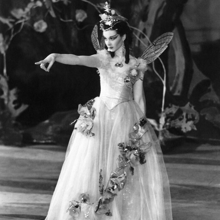 Vivien Leigh As Titania In Shakespeare’s A Midsummer Night’s Dream At The Old Vic, London, 1937. The Production Also Starred Robert Helpmann As Oberon. Photos By J.w. Debenham