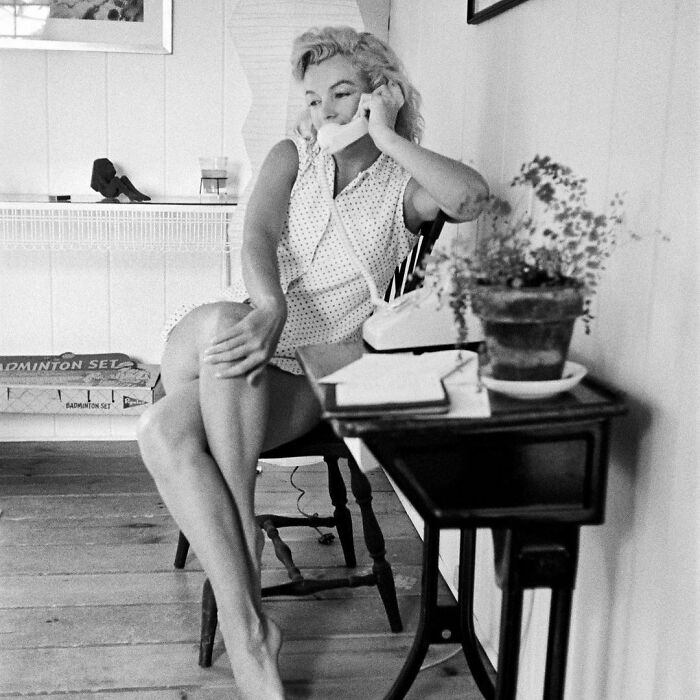 Marilyn Monroe Talking On The Telephone At Her Home In Amagansett, New York, 1957. Photos By Sam Shaw