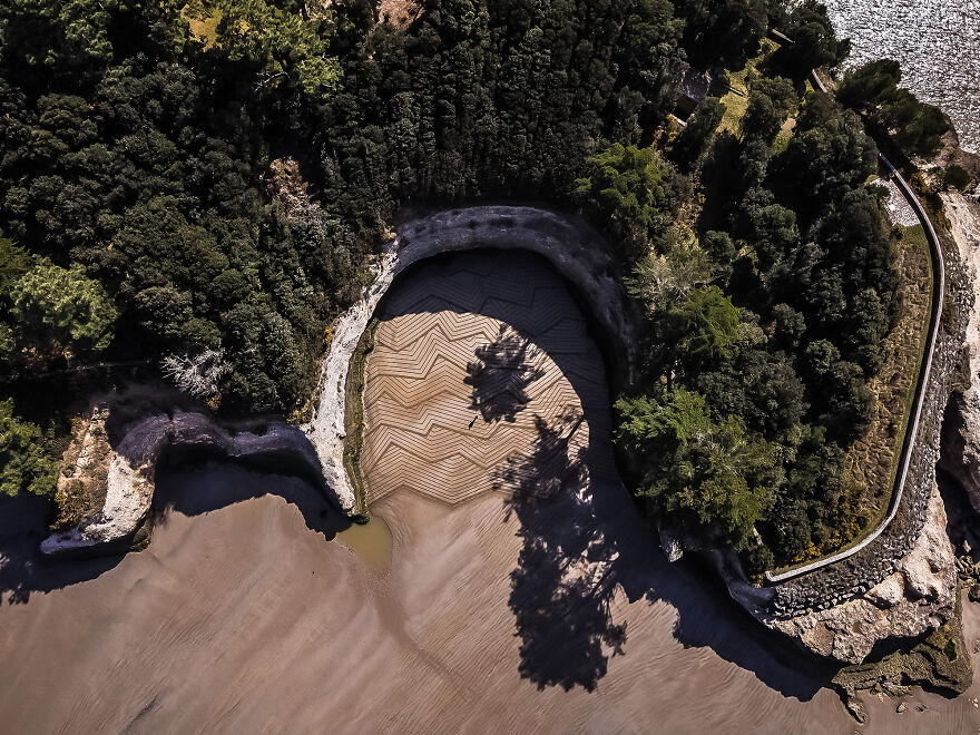 Mezmerise On The Rocks