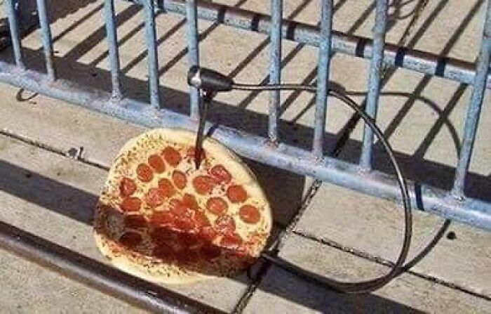 40 Times People Spotted Food In Places It Shouldn't Be And Just Had To Share Pics In This Online Group