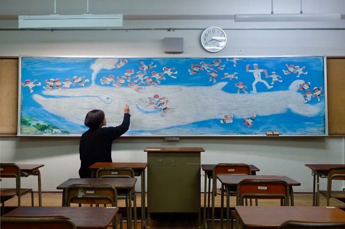 Japanese Teacher Creates Real Works Of Art On The Blackboard Before Starting Class (48 Pics)
