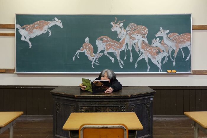 Japanese Teacher Creates Real Works Of Art On The Blackboard Before Starting Class (48 Pics)