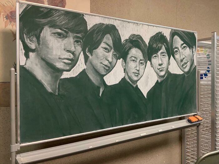 Japanese Teacher Creates Real Works Of Art On The Blackboard Before Starting Class (48 Pics)
