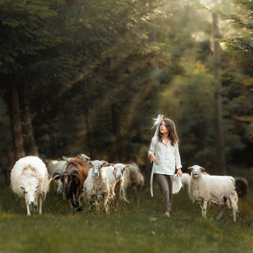 Photographer Creates Images To Highlight The Strong Bond Between Humans And Animals (44 Pics)