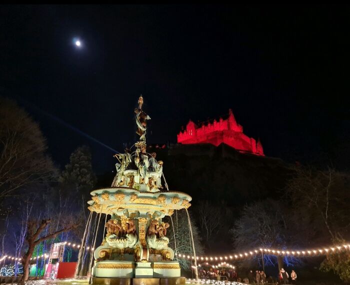 Not Much Decoration Needed In Edinburgh