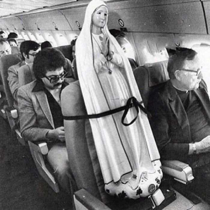 This Instagram Account Features Amusing Street Photographs And Has More Than 570 Thousand Followers (64 New Pics)