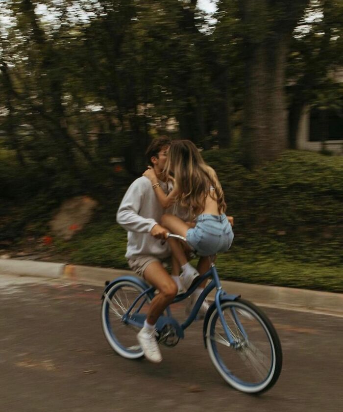 This Instagram Account Features Amusing Street Photographs And Has More Than 570 Thousand Followers (64 New Pics)