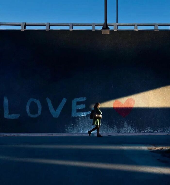 This Instagram Account Features Amusing Street Photographs And Has More Than 570 Thousand Followers (64 New Pics)