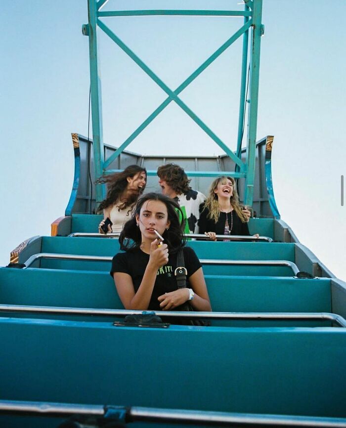 Instagram Account Collects And Shares Pictures That Capture Chance Encounters In Public Places (50 New Pics)