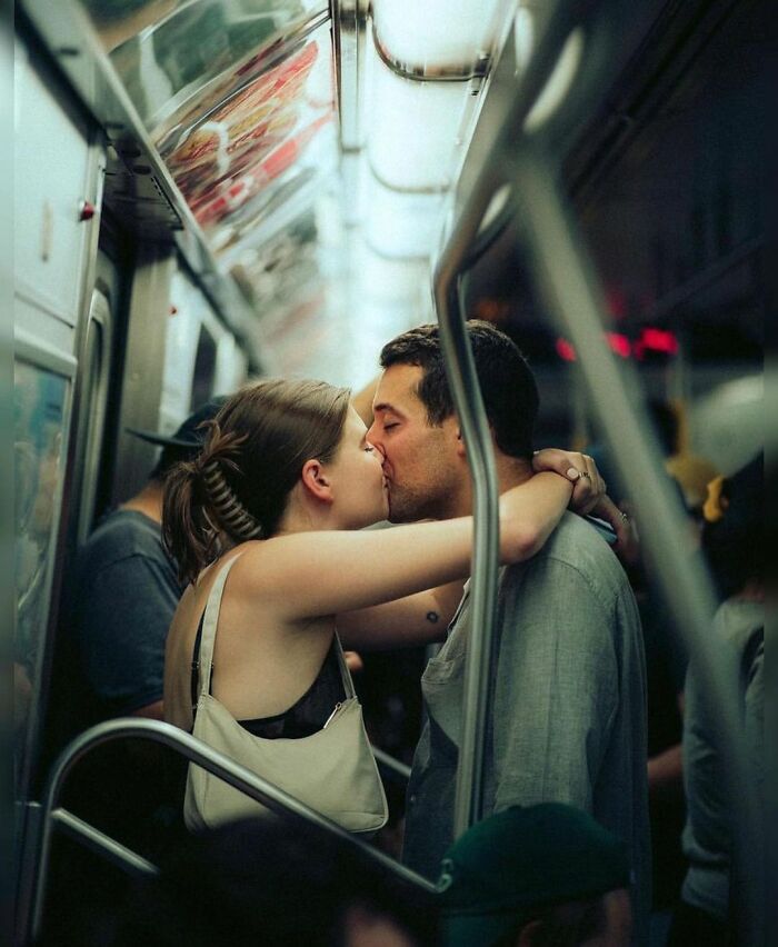 This Instagram Account Features Amusing Street Photographs And Has More Than 570 Thousand Followers (64 New Pics)