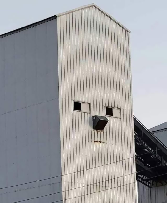 Quiero burlarme de este edificio