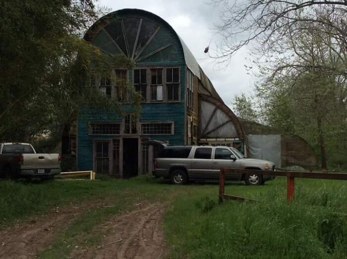 Un invernadero en Lafayette, Luisiana. Lo amo y lo odio al mismo tiempo. Es un sentimiento extraño. ¿Qué opinan? (Sí, es antiguo y oí que puede que no exista por mucho más tiempo)