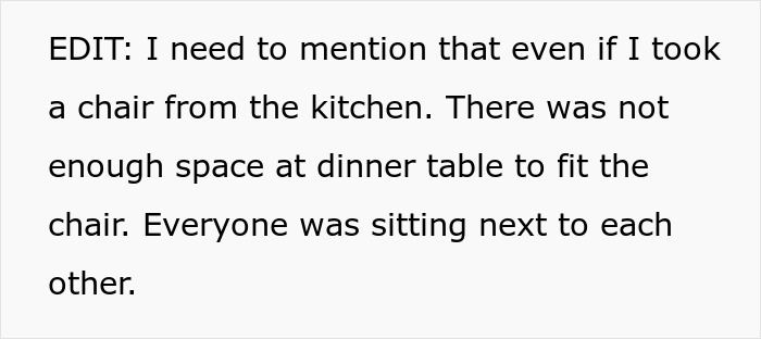 Woman Sits On Husband's Lap During Thanksgiving, Making It Very Awkward For His Mom And His Ex That She Invited To The Dinner