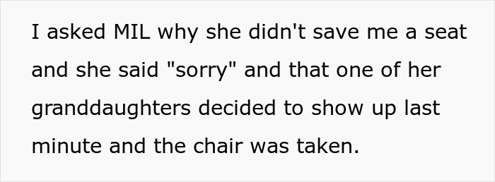 Woman Sits On Husband's Lap During Thanksgiving, Making It Very Awkward For His Mom And His Ex That She Invited To The Dinner