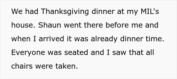 Woman Sits On Husband's Lap During Thanksgiving, Making It Very Awkward For His Mom And His Ex That She Invited To The Dinner