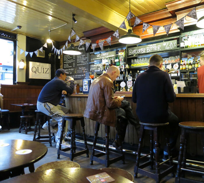 Woman Moved From The UK To Canada And Was Surprised By These 12 Differences