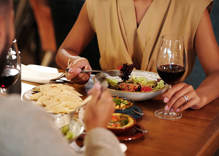 Someone Asks Childfree People Over 40 How They Feel About Not Having Kids, Gets 30 Honest Answers