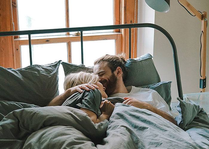 Someone Asks Childfree People Over 40 How They Feel About Not Having Kids, Gets 30 Honest Answers