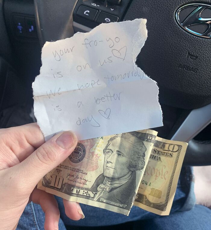 I Caught A Glimpse Of A Teenage Girl And Dad In The Car Next To Me While I Was Crying